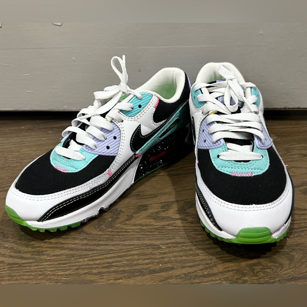 Women’s Nike Air Max 90 Exeter Edition | Size 8